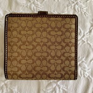 🧡NWT vintage Coach logo print cloth w/leather trim buckle wallet. TOP Seller🧡